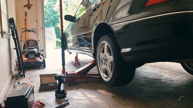 New Look on The Mercedes C230 AMG Monoblock Wheels (w202, w203) смотреть онлайн