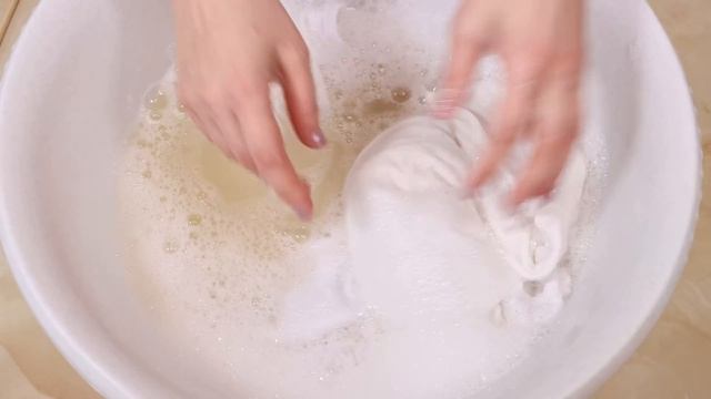 Отбелить БЕЛОЕ БЕЛЬЁ без Порошка и Отбеливателя! Легкий способ вернуть белизну белым ВЕЩАМ! смотреть онлайн