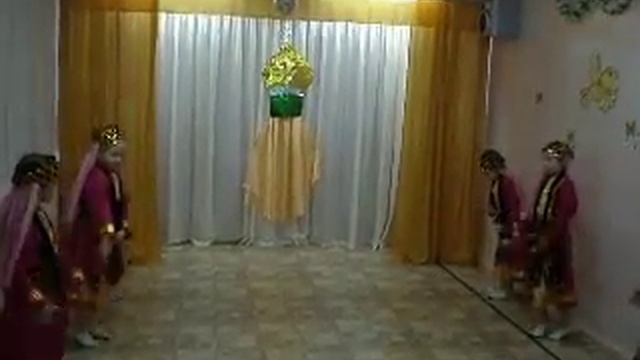 АРМЯНСКИЙ танец. Муз.рук Рузанна Сагомоновна смотреть онлайн