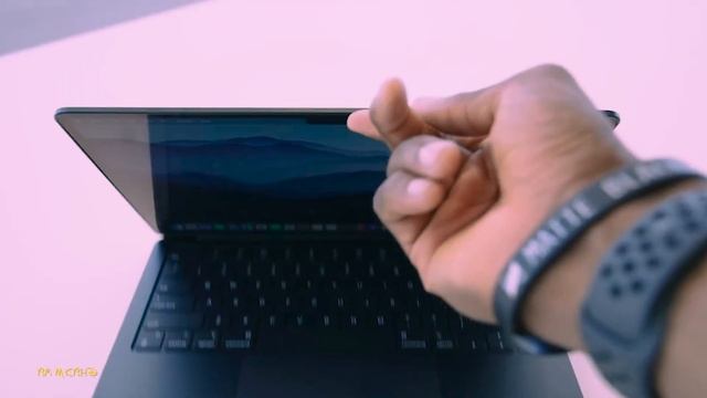 MacBook Air M2 - для учебы и сериалов?