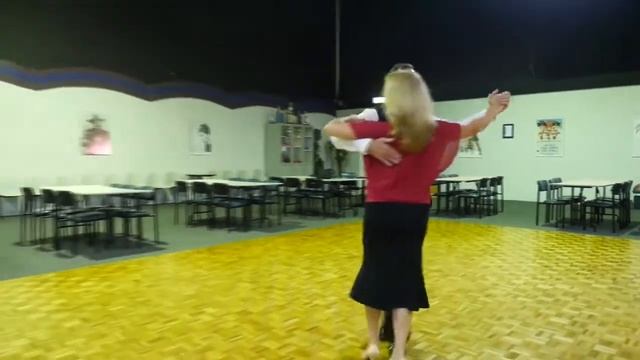 Glenroy Foxtrot Sequence Dance Demonstration смотреть онлайн
