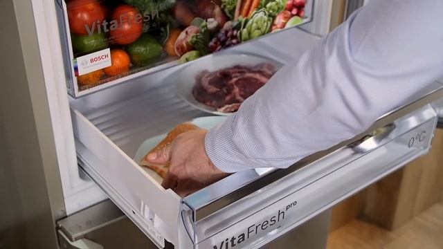 Réfrigérateur combiné NoFrost - VitaFresh Pro conserve jusqu'à 3 fois plus longtemps смотреть онлайн