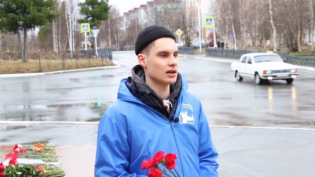 Цветы Победы | Александр Якушенков смотреть онлайн