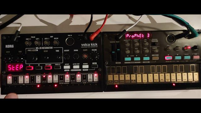 Volca Kick + Volca FM - How do they work together in a Jam? смотреть онлайн
