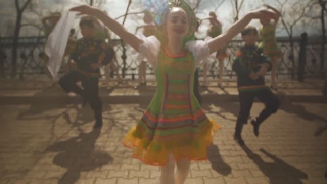 Танец "Катюша". Всё для фронта! Всё для победы!