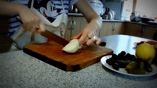 Суп Солянка ( блюдо русской кухни) смотреть онлайн