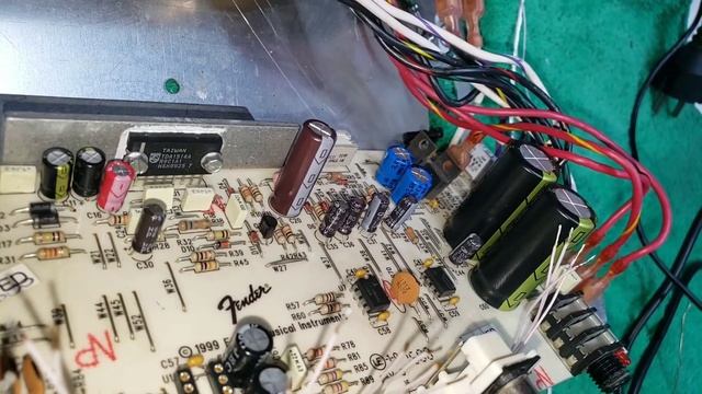 Ремонт и тюнинг Fender Bassman 25. смотреть онлайн