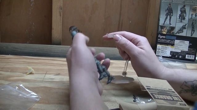 Metal Gear Solid 2 Solid Snake Figma Action Figure UNBOXING смотреть онлайн