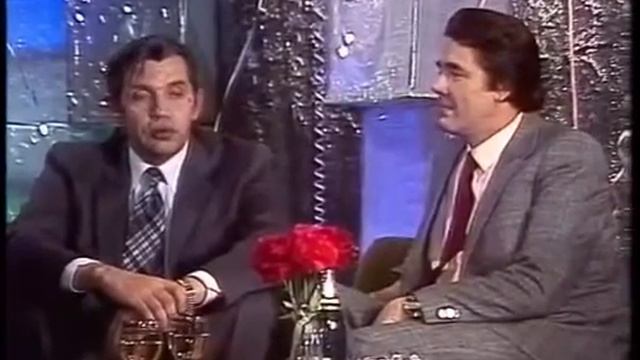 Роберт Рождественский читает стихи о снеге. Новогодний огонёк 1982-83 смотреть онлайн