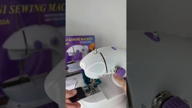Мини швейная машинка Mini Sewing Machine смотреть онлайн