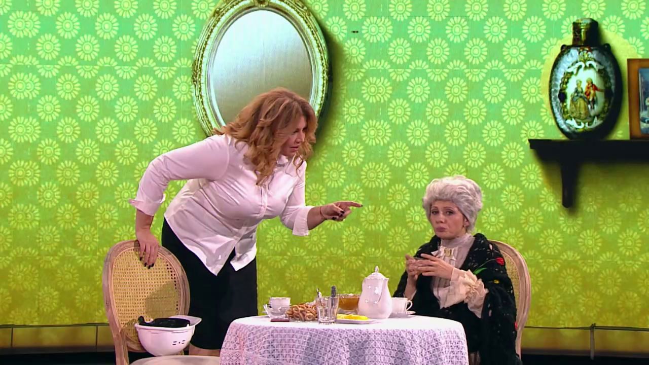 Камеди Вумен - Реновация смотреть онлайн