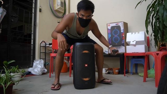 Unboxing the Partybox // JBL Partybox 100 смотреть онлайн