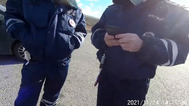 ФЗ № 3 о полиции ст. 8 , ст  29.4 конституции   запрещяет запрещять