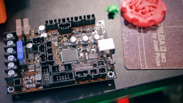 Best 8-bit 3D printer board yet: In-depth look at the Einsy from Prusa's MK3! #TCT2017 смотреть онлайн