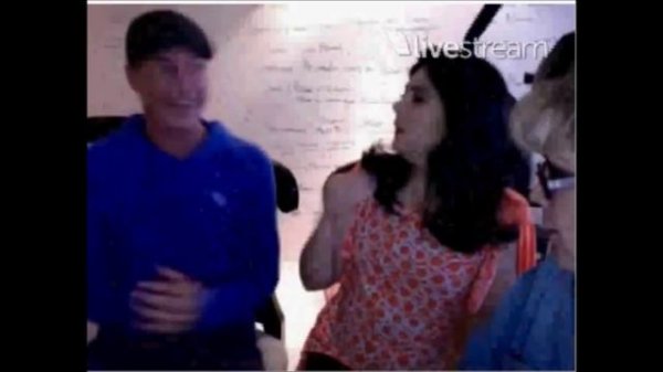 Twitcam Victoria Ruffo y Mauricio Aspe