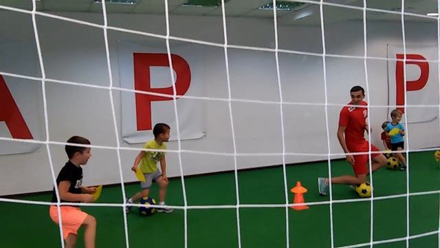 Школа футбола Киев. Первое занятие 3 смотреть онлайн