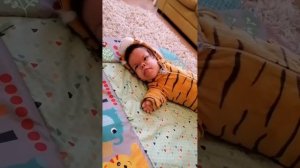 Олюшка спряталась!