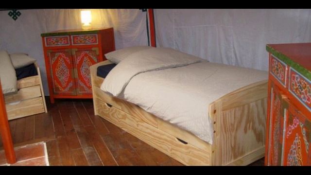 Yourte d'Aiguevives - Hotel in Céré la Ronde, France смотреть онлайн