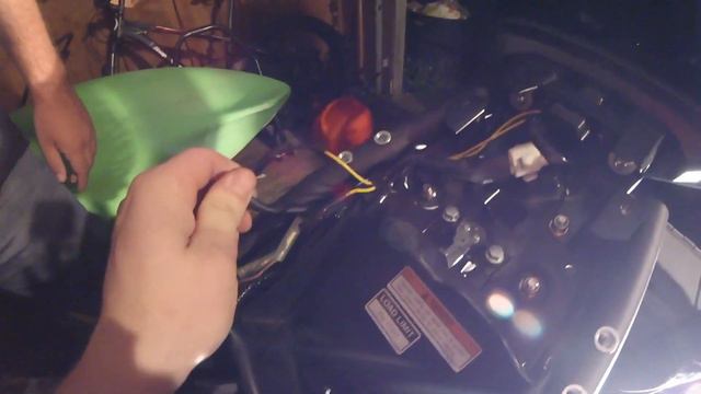 FZ09 TST FENDER ELIMINATOR AND INTEGRATED TAIL INSTALL смотреть онлайн