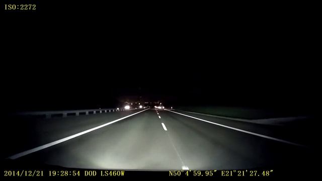 DOD LS460W test wideorejestratora w nocy na autostradzie Opel AFL смотреть онлайн