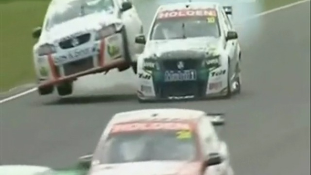 Аварии на гонках смотреть онлайн