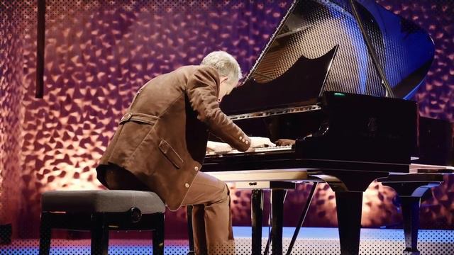 Brad Mehldau unveiling the new Steinway & Sons Elbphilharmonie Limited Edition piano in Hamburg смотреть онлайн