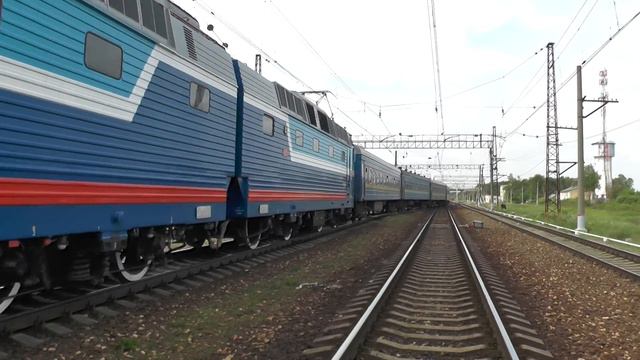 Электровоз ЧС7-049 с поездом № 074 Львов - Москва/ № 078 Ковель - Москва смотреть онлайн