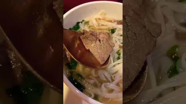 Вкусный Суп в Ресторане. смотреть онлайн