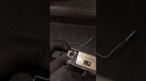 Как открыть изнутри багажник на Volvo XC90 2004-2014