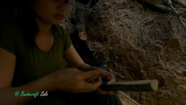 Survival Bushcraft Overnight in Rainforest - Make a Crossbow fishing смотреть онлайн