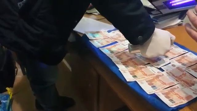 Видео задержания директора ЧУ ПО «Белевский кооперативный техникум» смотреть онлайн