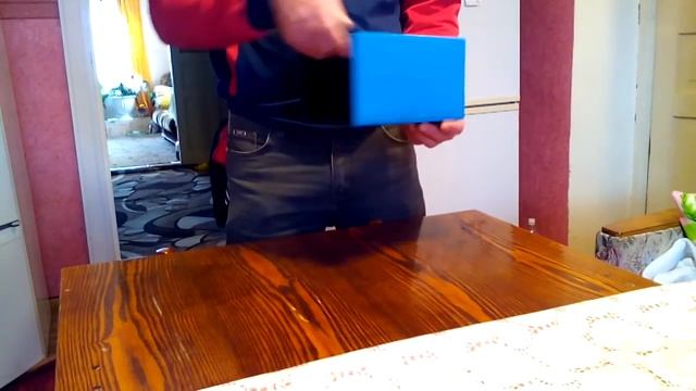 Коробка и кубик