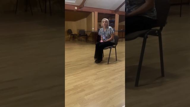 Читаем стихи в санатории для людей с Паркинсоном смотреть онлайн