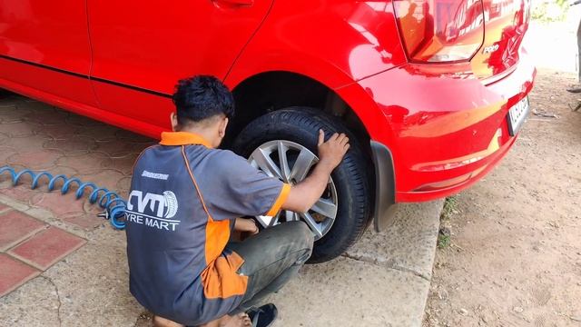 New tyres for my Polo | Continental Ultracontact 195/60 | Volkswagen Polo Tyre upgrade | Malayalam смотреть онлайн