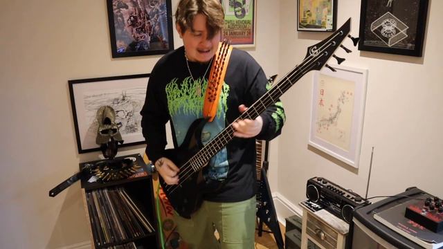 Crushing tunes with my new bass guitar // S By Solar guitars смотреть онлайн
