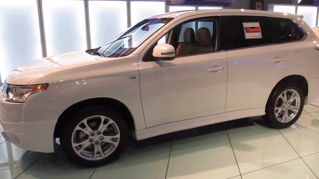 2014 Mitsubishi Outlander GT at LA Auto Show 2013 by KrekiLA смотреть онлайн