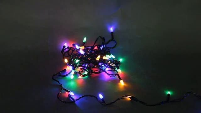 Светодиодная гирлянда Нить 4.5 метра с контроллером, 50 диодов, черный провод, IP20. Разноцветная смотреть онлайн
