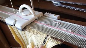 Желтый джемпер на однофонтурной машине Silver Reed Lk-150