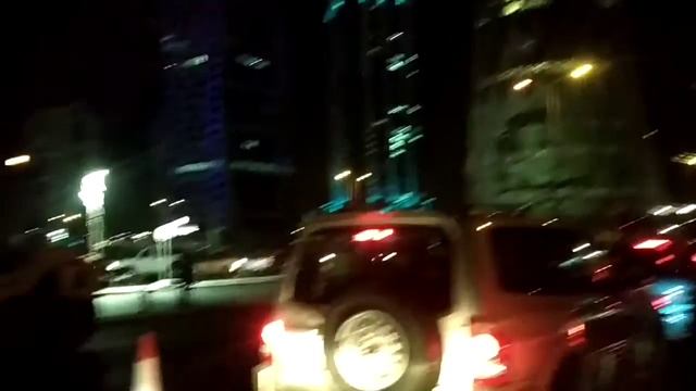 Вечерняя Доха, столица, возвращаясь как то вечером смотреть онлайн