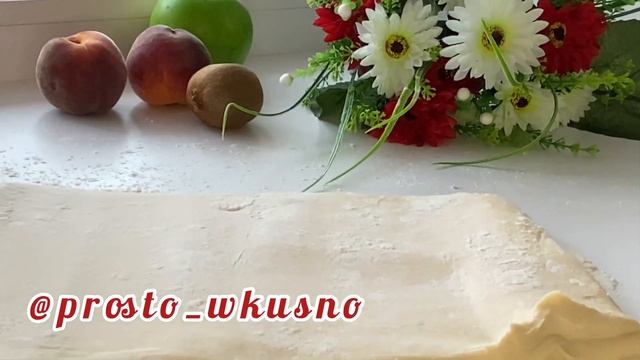 Ушки из слоёного теста ?? Готовлю такие каждый день ❤️❤️❤️ смотреть онлайн