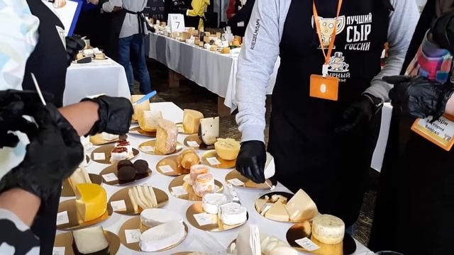 Сырный сомелье. Как разобраться в 100 сортах сыра? смотреть онлайн