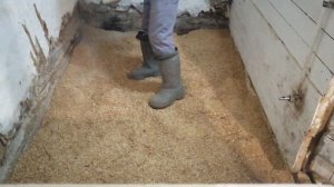 ГЛУБОКАЯ НЕСМЕНЯЕМАЯ ПОДСТИЛКА ДЛЯ СВИНЕЙ