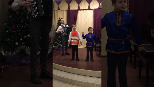 "Во саду дерево цветет"казачья походно-строевая смотреть онлайн