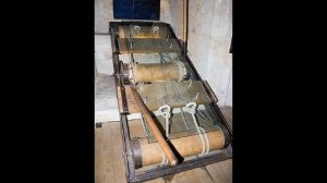 Самые ужасные пытки средневековья . Топ 10 пыток средневековья . За малейшую провину сразу пытки.