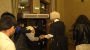 Кража невесты на Кавказе. Уронили невесту)