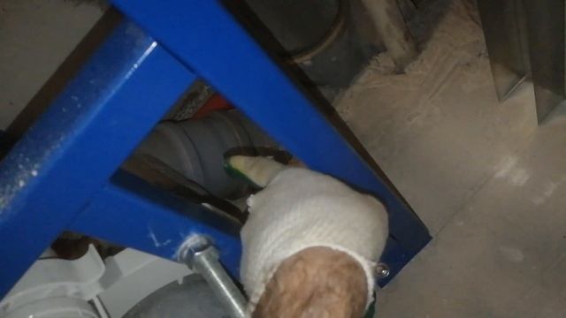 Группа ввода воды и водоподготовка в туалете. Инсталляция Santek Сантек