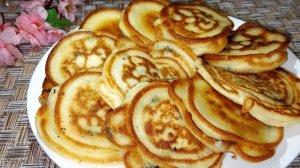 Готовлю быстрый и сытный завтрак для всей семьи. Оладьи с начинкой внутри.