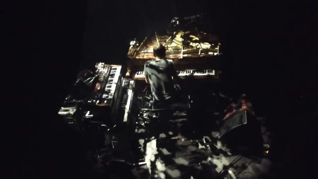 Nils Frahm - Familiar live in Prague смотреть онлайн