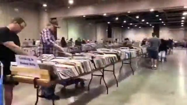 Half Price Book Sale смотреть онлайн