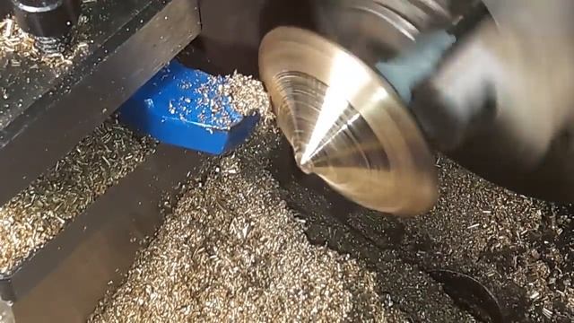 самодельный ВОЛЧОК на токарном станке смотреть онлайн